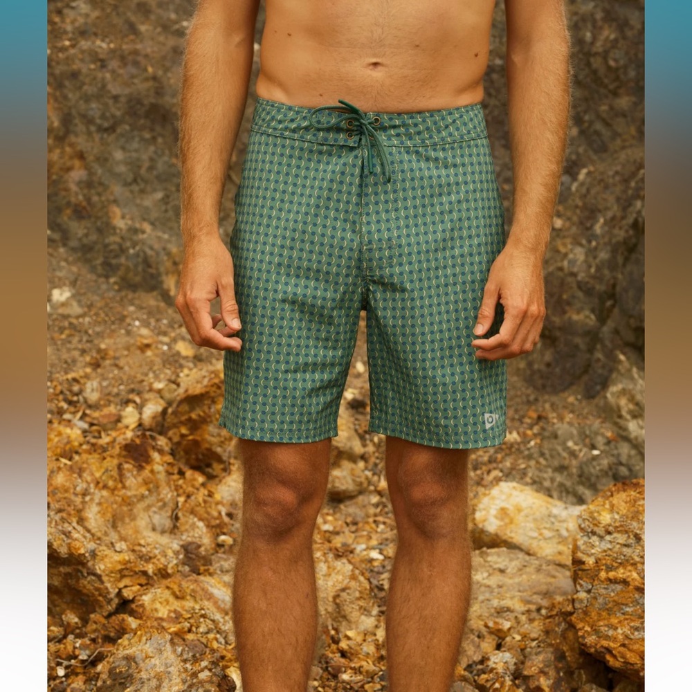 Mollusk Men's Green Swim Shorts, Beechnut, 32, brand new